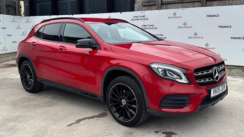 Used Mercedes GLA180 AMG line 122 HP (89 kW) 2019 Red SUV