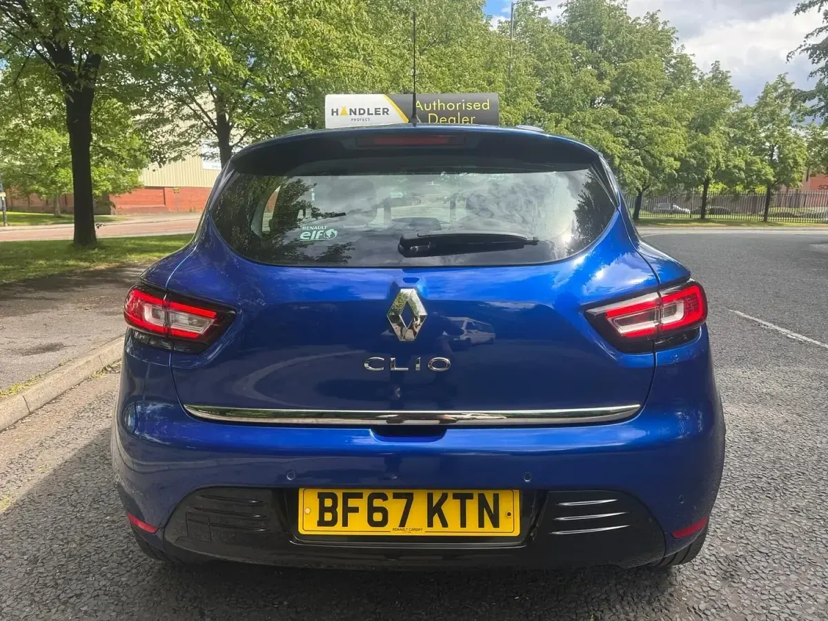 Used Renault Clio Dynamique 120 HP (88 kW) 2017 Blue Hatchback