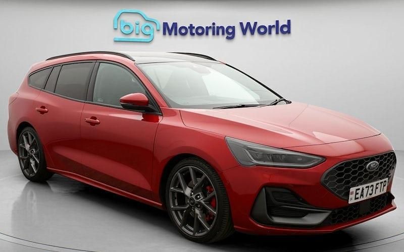Used Ford Focus ST 280 HP (205 kW) 2023 Red Estate