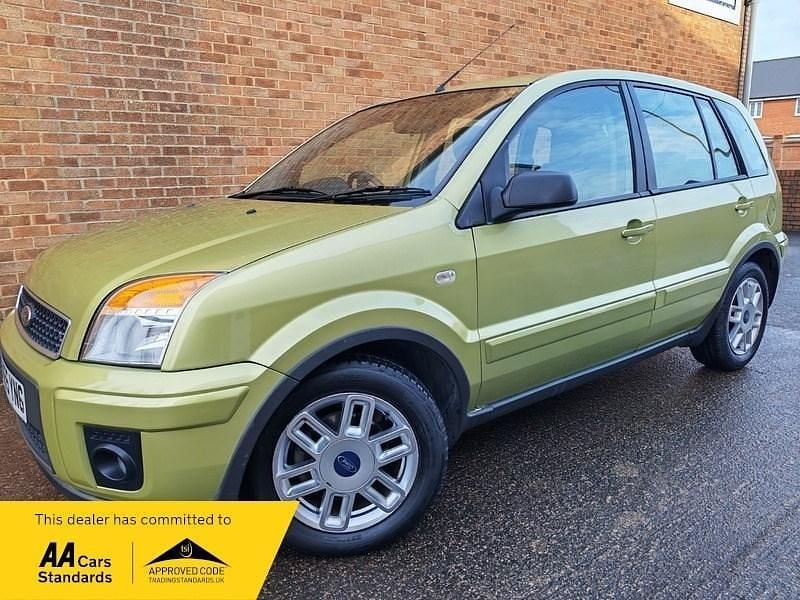 Green Used 2005 Ford Fusion Zetec Hatchback | £2,784 (Good price) - Image 1/3
