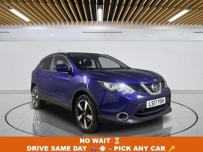 Blue Used 2017 Nissan Qashqai N-Connecta SUV | £8,049 (Good price) - Image 1/4