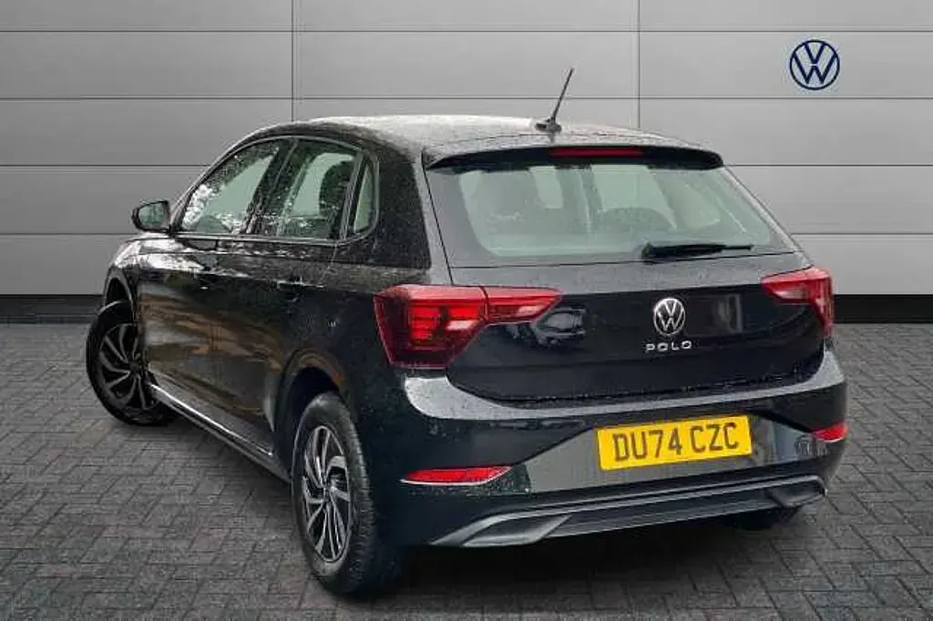 Used VW Polo Life 95 HP (69 kW) 2024 Black Hatchback