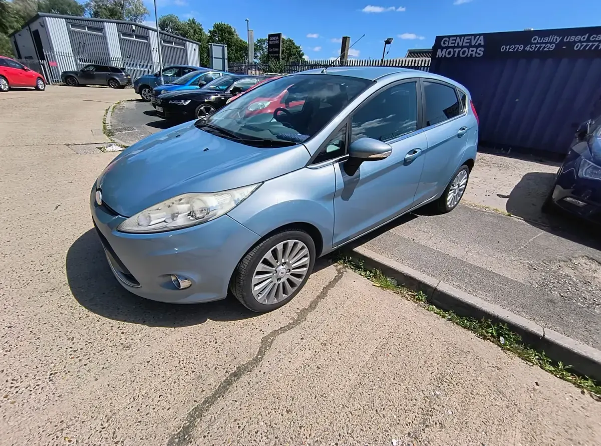 Used Ford Fiesta Titanium 94 HP (69 kW) 2009 Blue Hatchback
