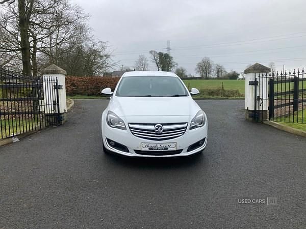 Used Vauxhall Insignia SRi 2015 White Hatchback