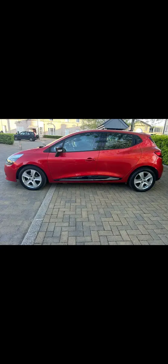 Used Renault Clio IV Dynamique 75 HP (55 kW) 2015 Red Hatchback