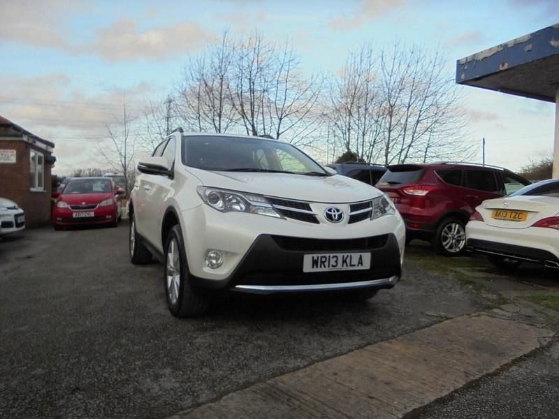 Used Toyota RAV4 2013 White Estate