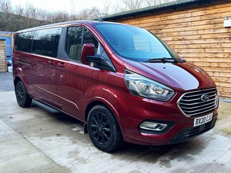 Used Ford Tourneo Titanium 130 HP (95 kW) 2020 Red MPV