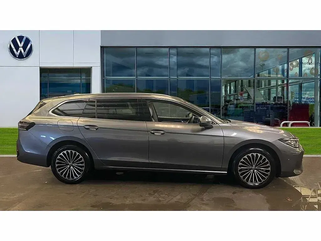 Used VW Passat 272 HP (200 kW) 2025 Estate