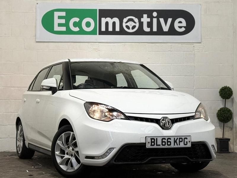 Used MG MG3 106 HP (77 kW) 2017 White Hatchback