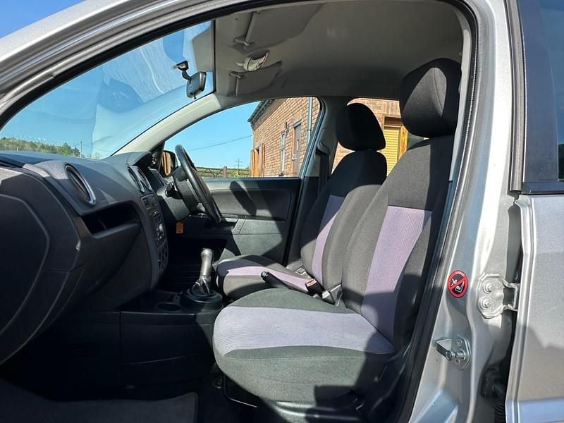 Used Ford Fusion Style 80 HP (58 kW) 2010 Silver Hatchback