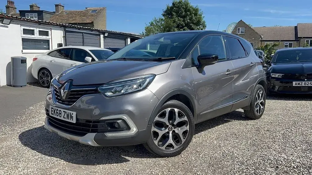 Used Renault Captur GT-Line 90 HP (66 kW) 2018 Grey SUV