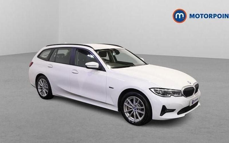 Used BMW 330e 292 HP (214 kW) 2021 White Estate