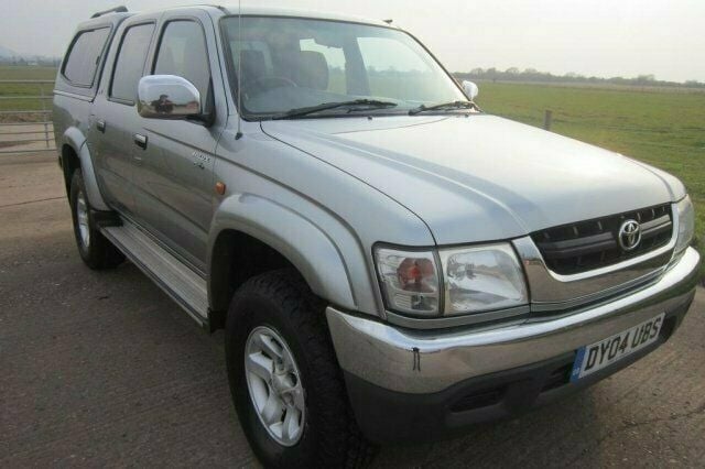 Used Toyota HiLux 102 HP (75 kW) 2004 Pickup