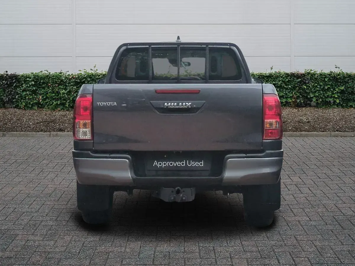 New Toyota HiLux Active 204 HP (150 kW) 2026 Grey Pickup