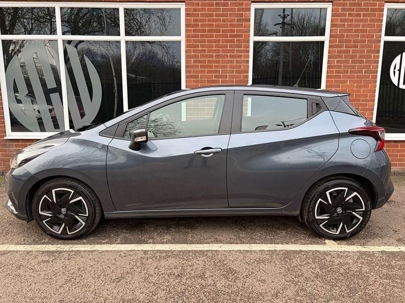 Usado Nissan Micra Acenta 92 HP (67 kW) 2022 Cinzento Citadino