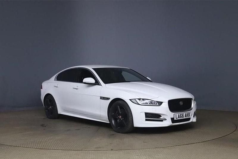 Used Jaguar XE R-Sport 180 HP (132 kW) 2017 White Sedan
