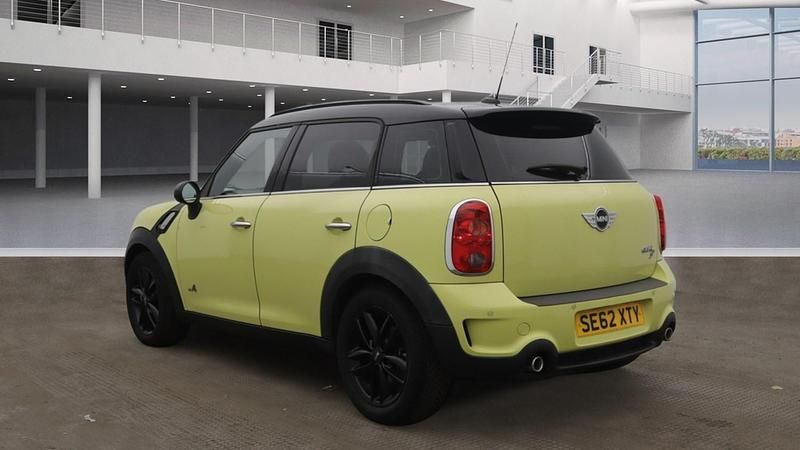 Begagnad Mini Cooper S 2012 Gul Halvkombi