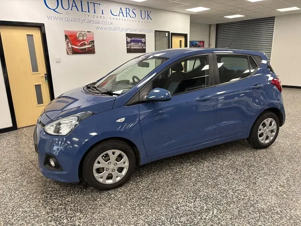 Usado Hyundai i10 SE 67 CV (49 kW) 2014 Azul Utilitario