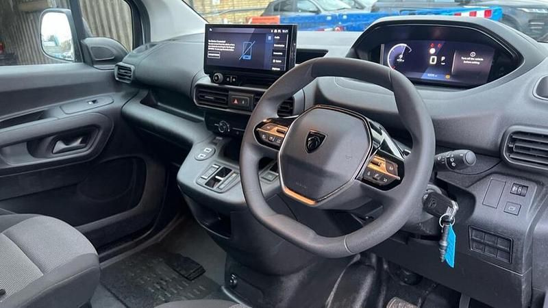 Used Peugeot Partner 129 HP (94 kW) 2024 Grey MPV