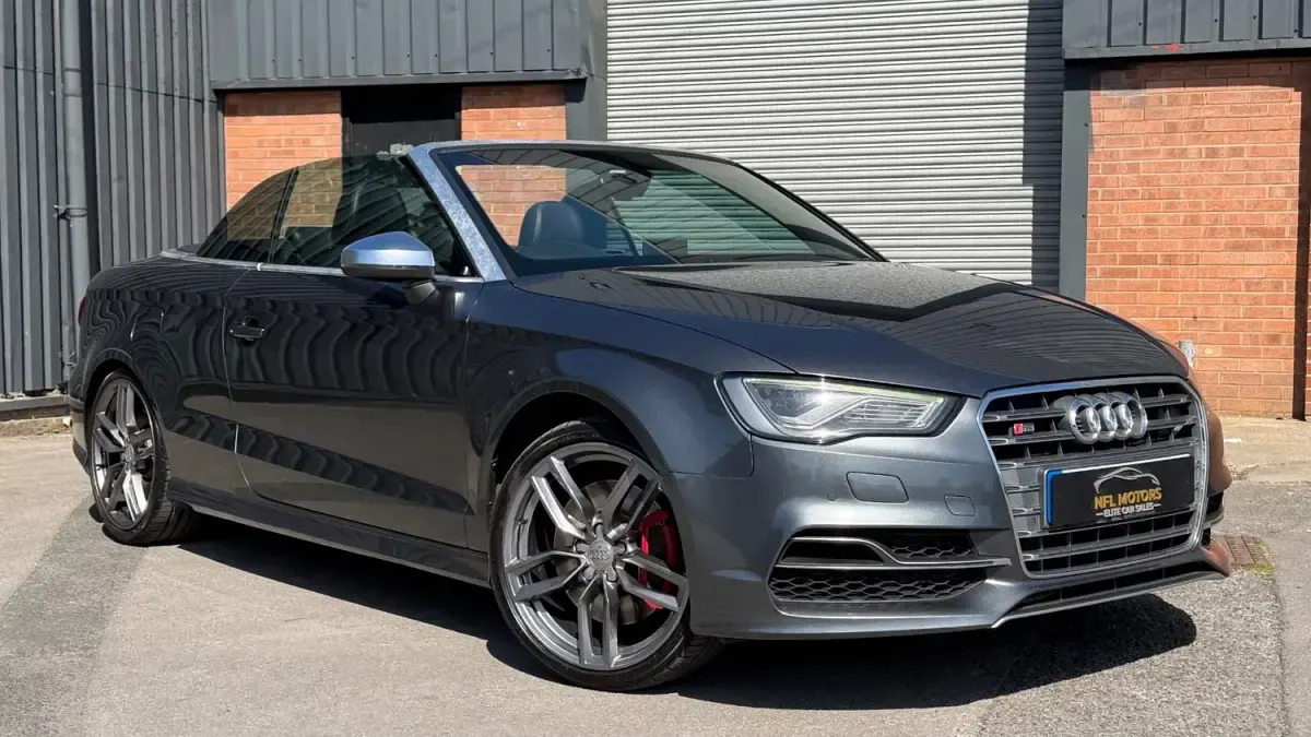 Usado Audi A3 Cabriolet Comfort 220 CV (161 kW) 2014 Gris Descapotable