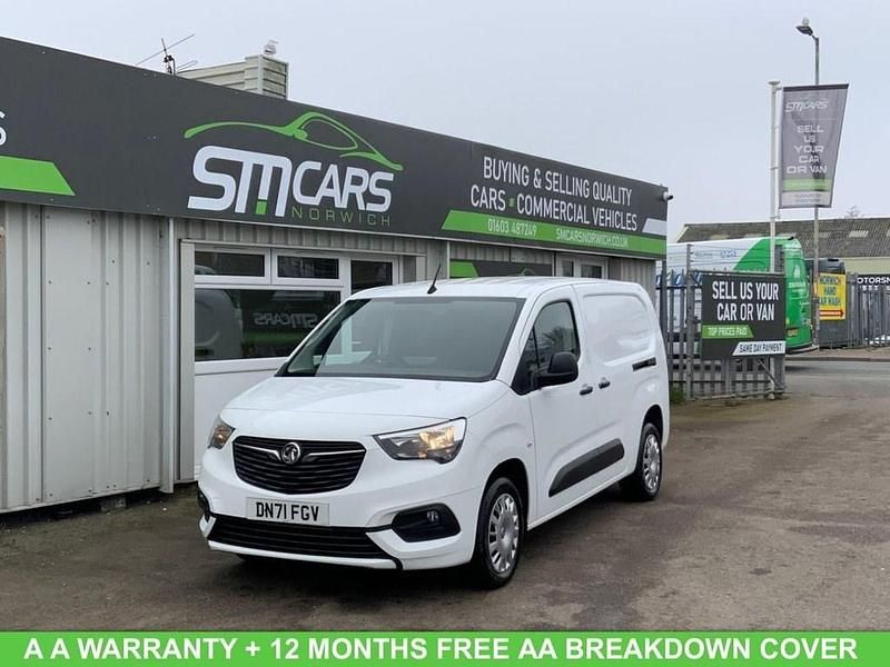 Used Vauxhall Combo Sportive 100 HP (73 kW) 2022 White MPV