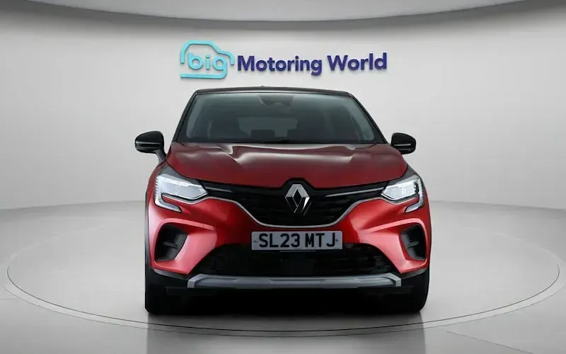Used Renault Captur Evolution 145 HP (106 kW) 2023 Red SUV
