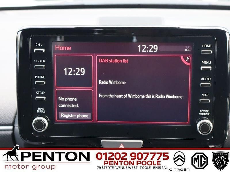 Used Toyota Yaris Hybrid Design 2023 White Hatchback