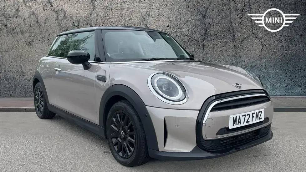 Usado Mini Cooper Classic 134 HP (98 kW) 2022 Cinzento Citadino
