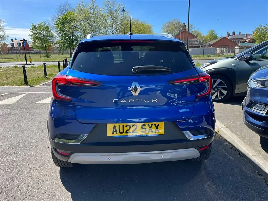 Used Renault Captur SE 160 HP (117 kW) 2022 Blue SUV