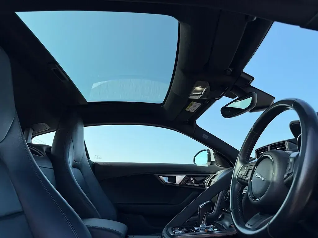 Used Jaguar F-Type Supercharged 380 HP (279 kW) 2015 White Coupe