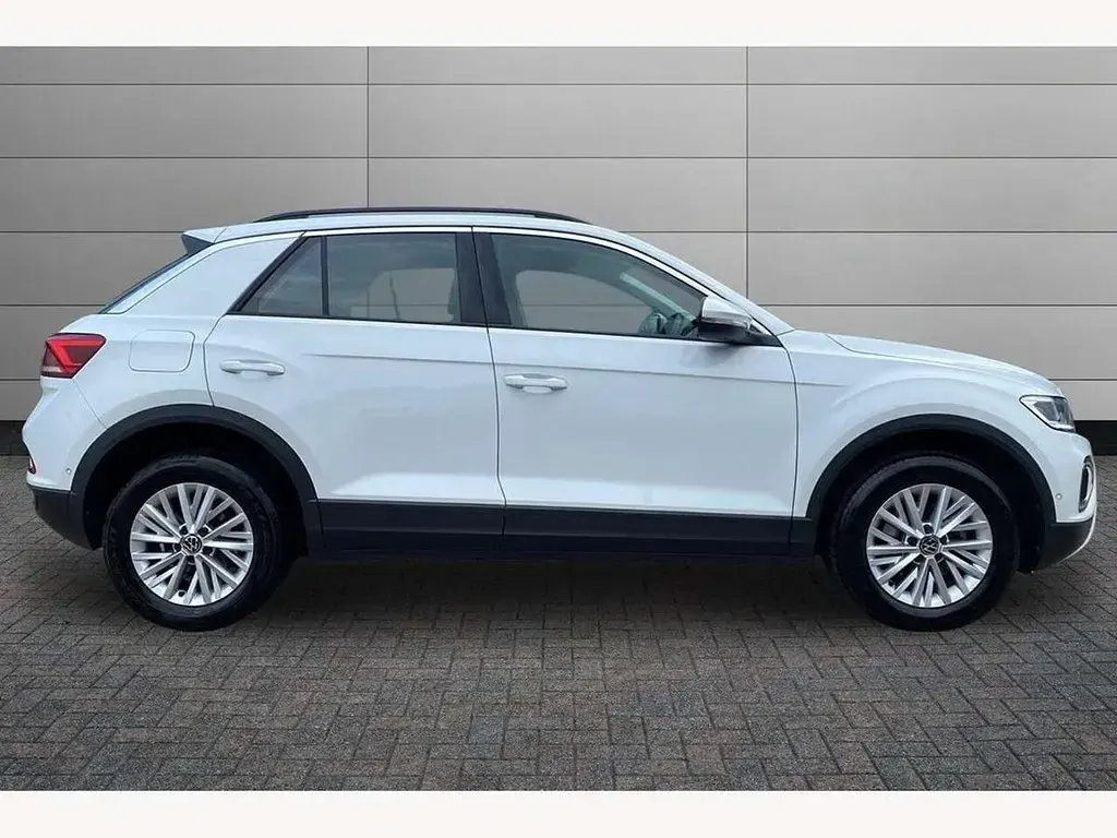 Usado VW T-Roc Life 110 HP (80 kW) 2024 Branco SUV