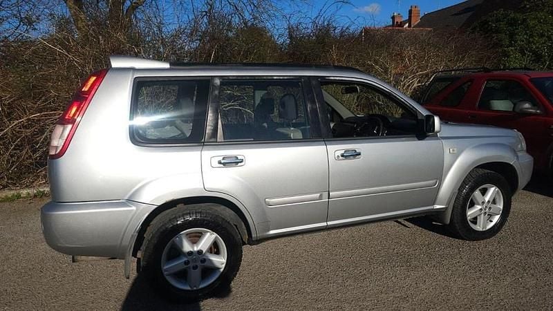 Used Nissan X-Trail 136 HP (100 kW) 2004 Silver SUV