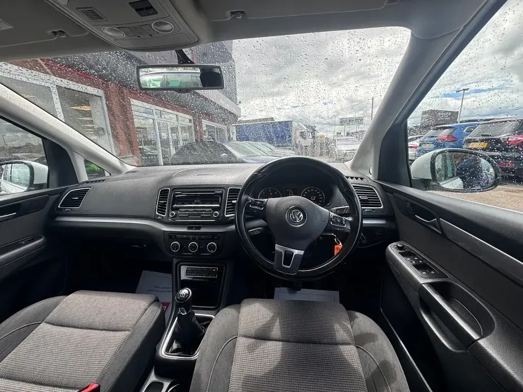 Used VW Sharan SE 140 HP (102 kW) 2015 White MPV
