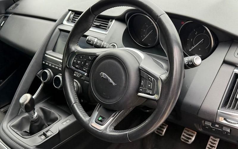 Used Jaguar E-Pace R-Dynamic 150 HP (110 kW) 2019 White SUV