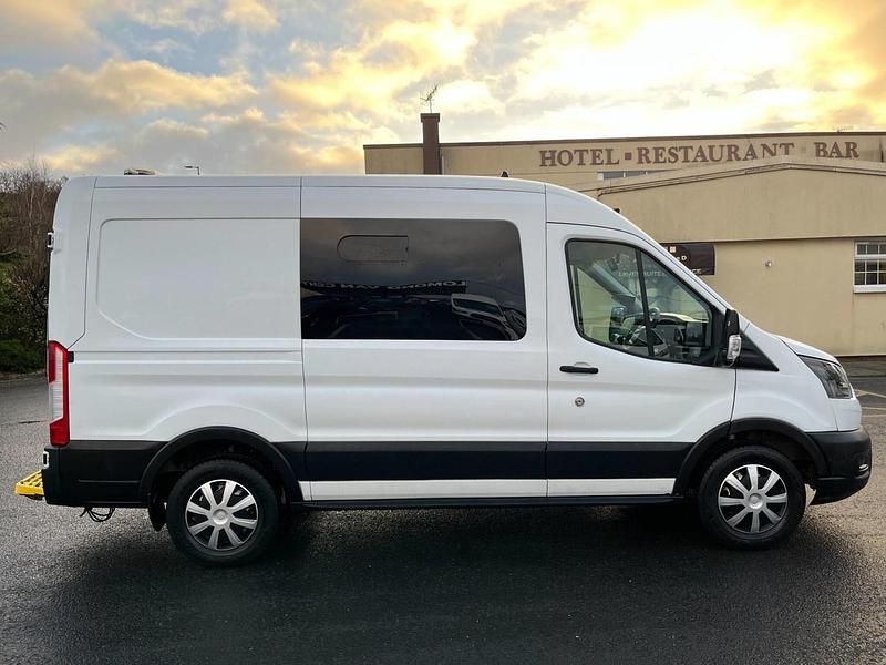 Usado Ford Transit 130 HP (95 kW) 2021 Branco Van