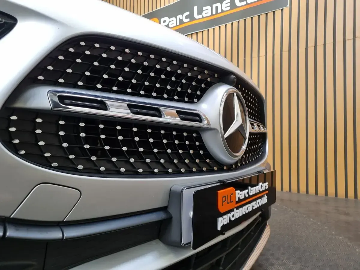 Used Mercedes GLA250 Exclusive 214 HP (157 kW) 2021 Silver SUV