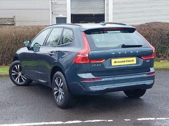 Used Volvo XC60 Momentum 197 HP (144 kW) 2022 Blue SUV