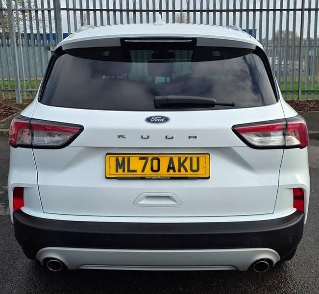 Begagnad Ford Kuga Titanium 120 HK (88 kW) 2020 Vit SUV