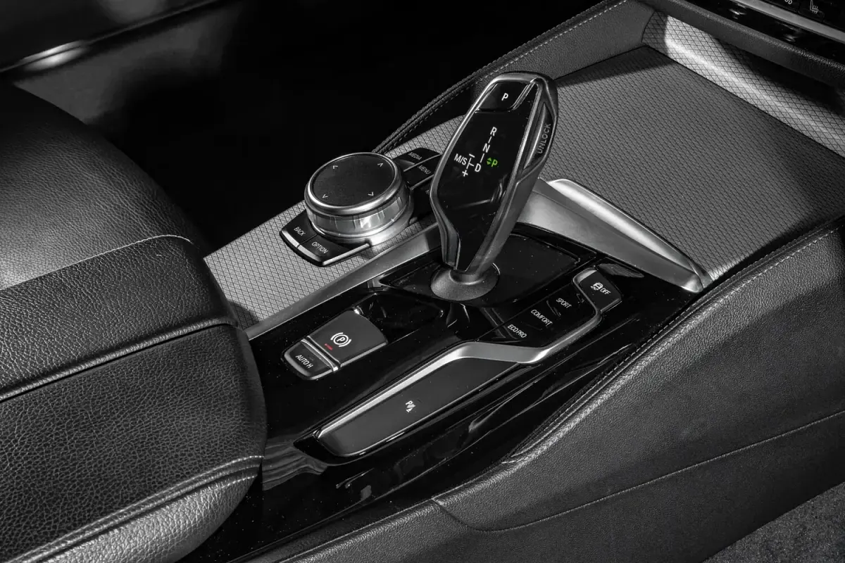 Used BMW 530 M Sport 335 HP (246 kW) 2018 White Estate