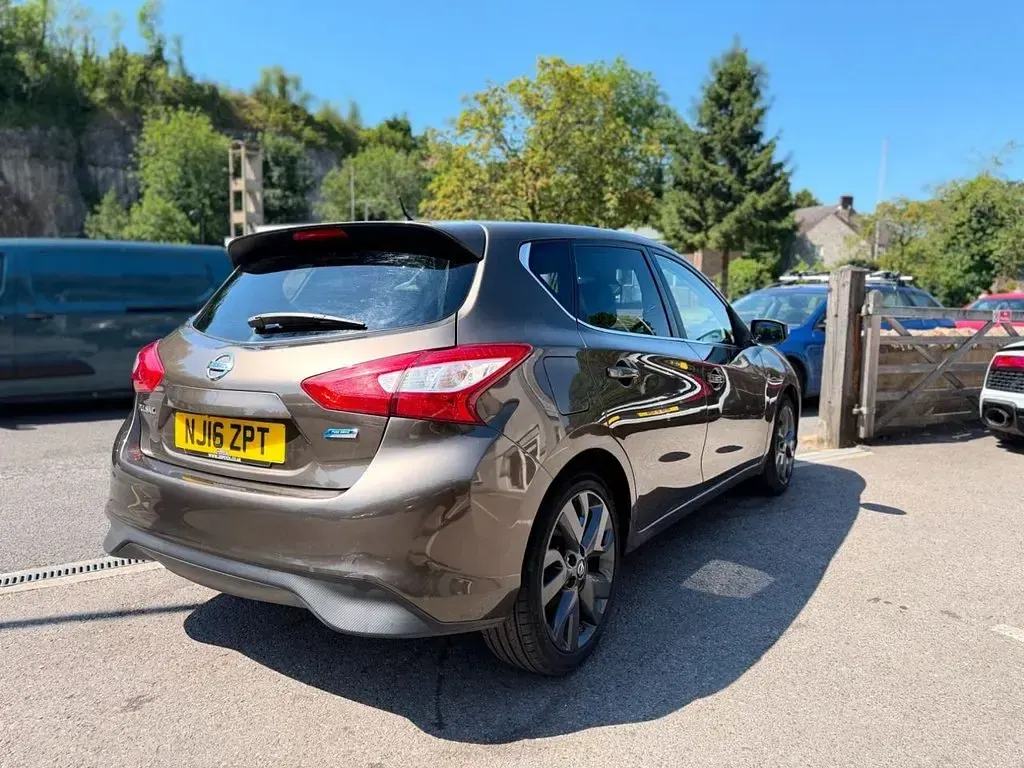 Used Nissan Pulsar Tekna 110 HP (80 kW) 2016 Bronze Hatchback
