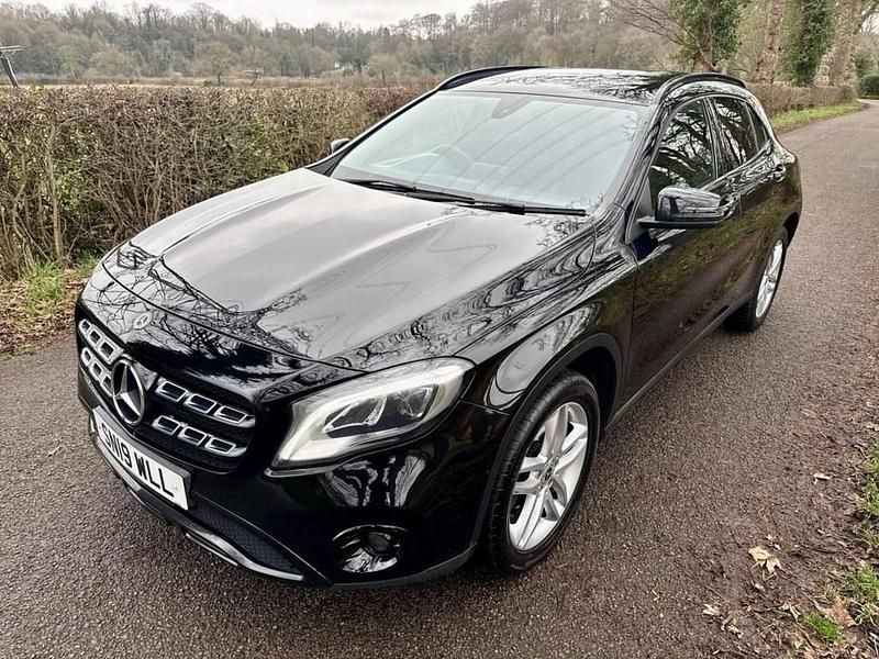 Used Mercedes GLA180 Urban 122 HP (89 kW) 2019 Black SUV