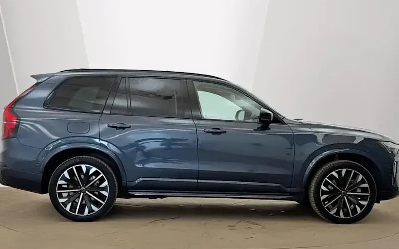 Used Volvo XC90 Ultra 455 HP (334 kW) 2025 Denim blue SUV