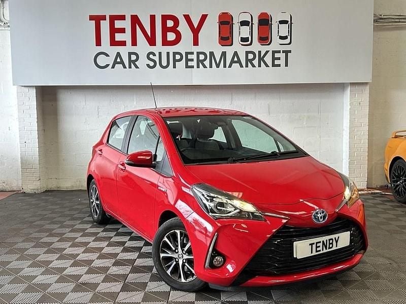 Red Used 2019 Toyota Yaris Hybrid Hatchback | £11,495 (Good price) - Image 1/4