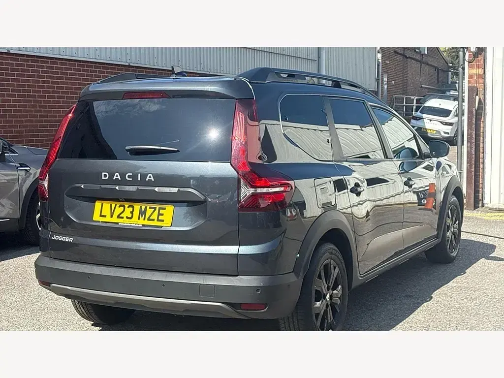 Second-hand Dacia Jogger Extreme 2023 Gri Monovolum