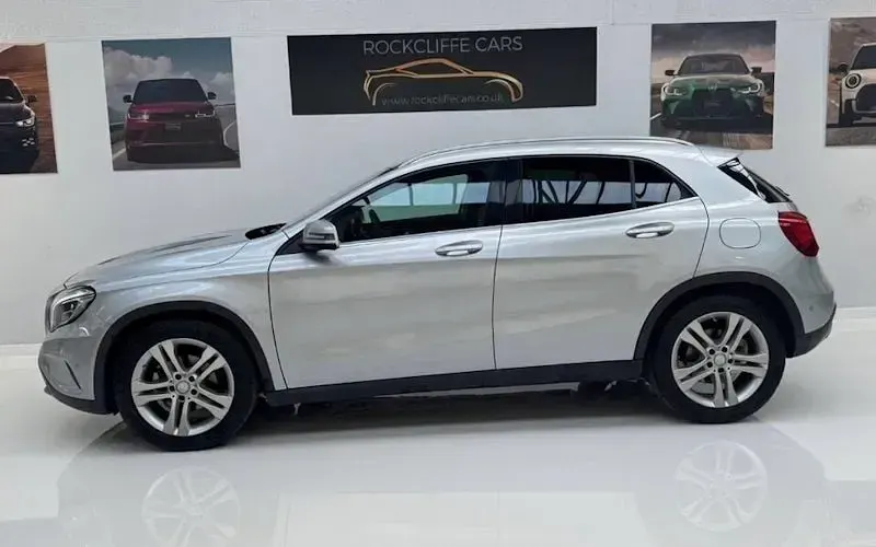 Usado Mercedes GLA200 SE 136 HP (100 kW) 2014 Prateado SUV