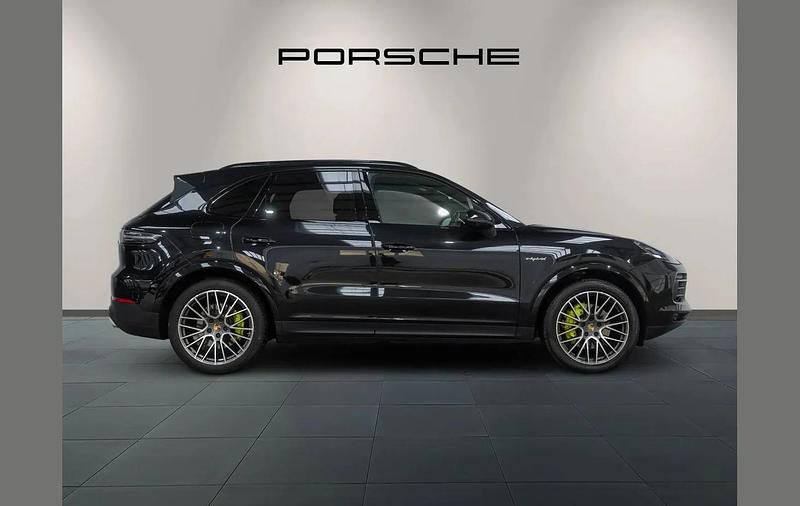 Used Porsche Cayenne 462 HP (339 kW) 2020 Black SUV