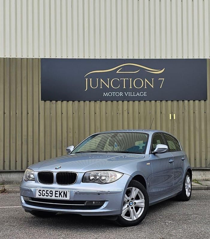 Blue Used 2009 BMW 118 Hatchback | £3,695 (Fair price) - Image 1/4