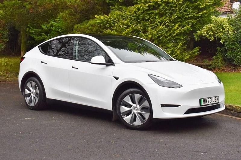 White Used 2023 Tesla Model Y Long Range AWD SUV | £29,975 (Fair price) - Image 1/4