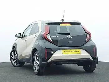 Used Toyota Aygo X 72 HP (52 kW) 2022 Beige SUV