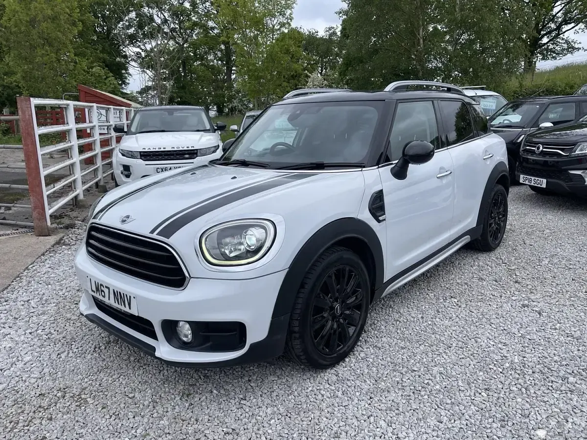 Used Mini Cooper D 150 HP (110 kW) 2017 White Hatchback